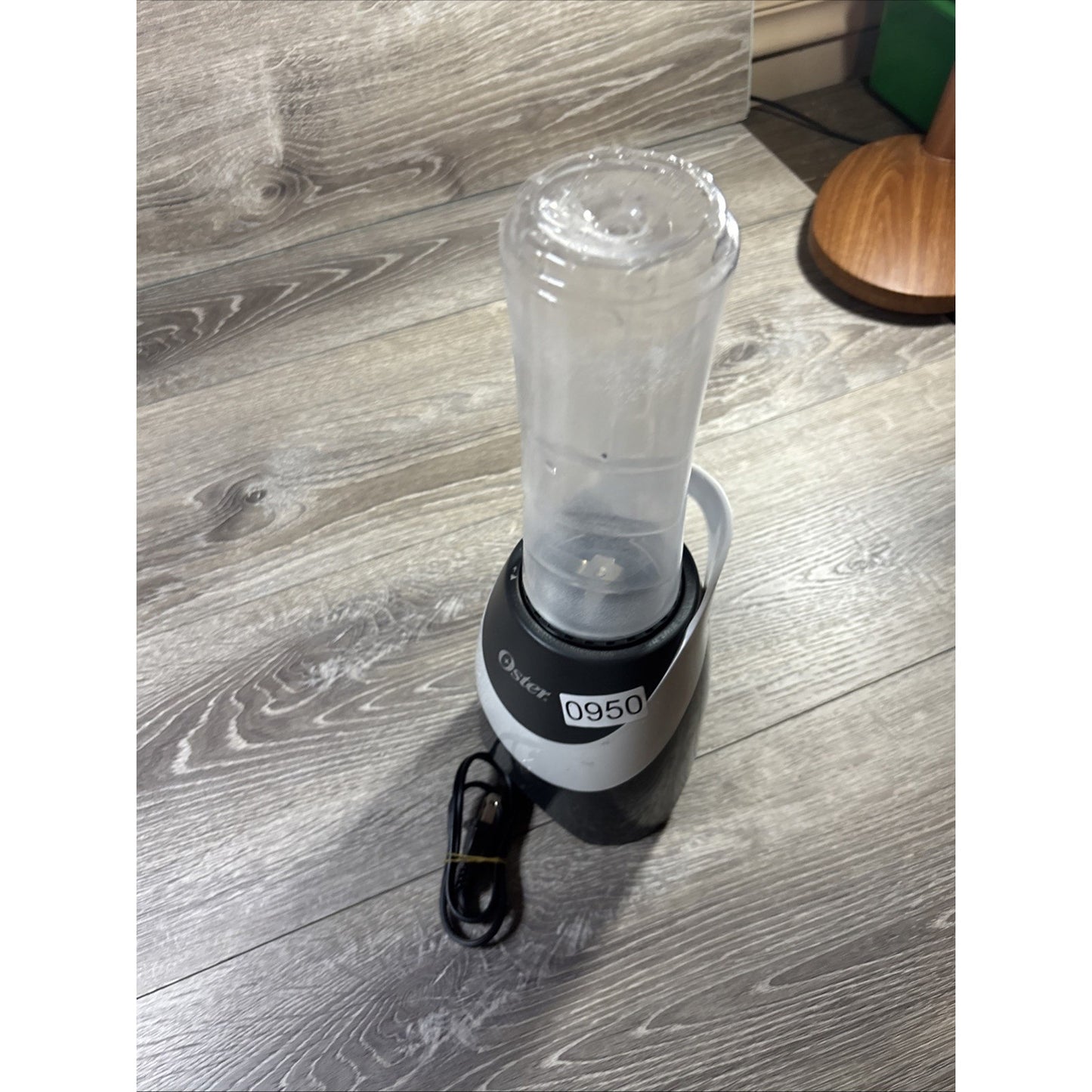 Oster MyBlend Personal Blender BLSTPB-GWH-000 Black/White With Sports Bottle