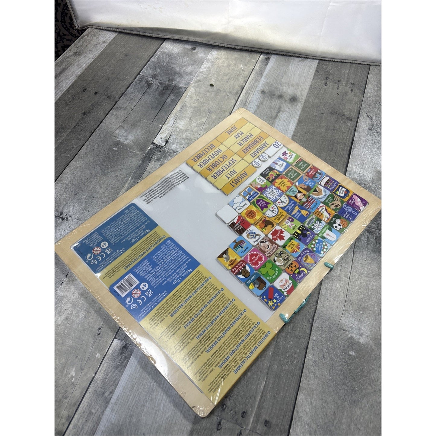 Melissa & Doug Monthly Magnetic Calendar 112 Magnets Wooden - New Sealed