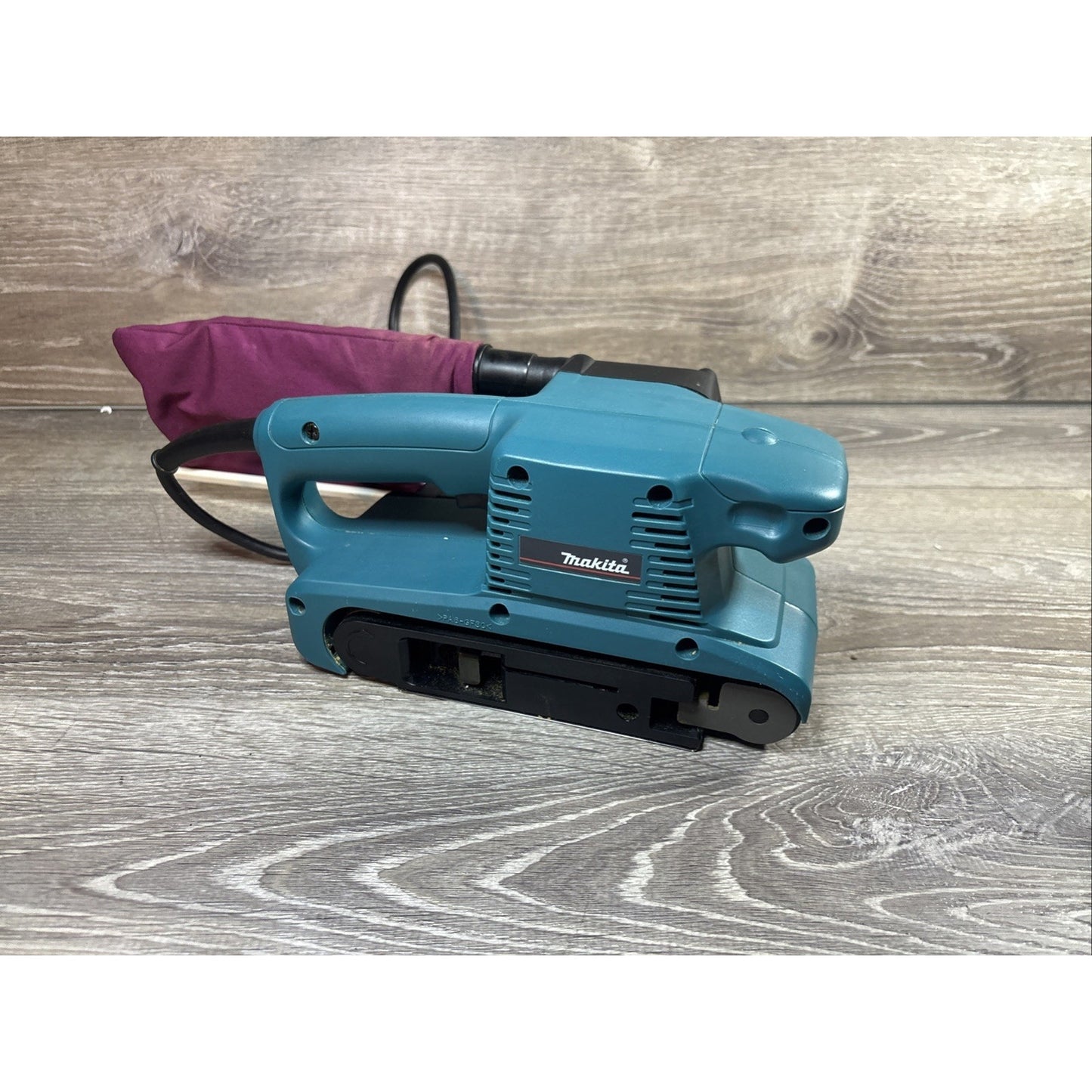 Makita 9910 Corded Electric Belt Sander 3"x18" W/Dust Bag