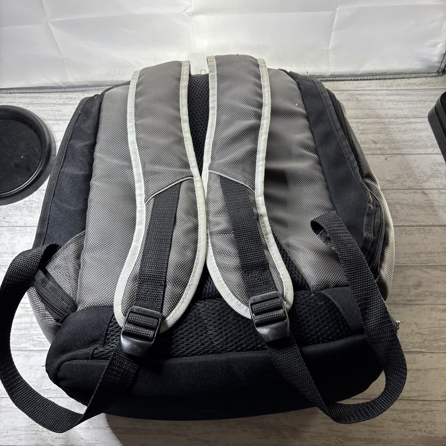 Xbox 360 Backpack Gaming Bag Mad Catz Hiking Camping Travel Bag School Gray EUC