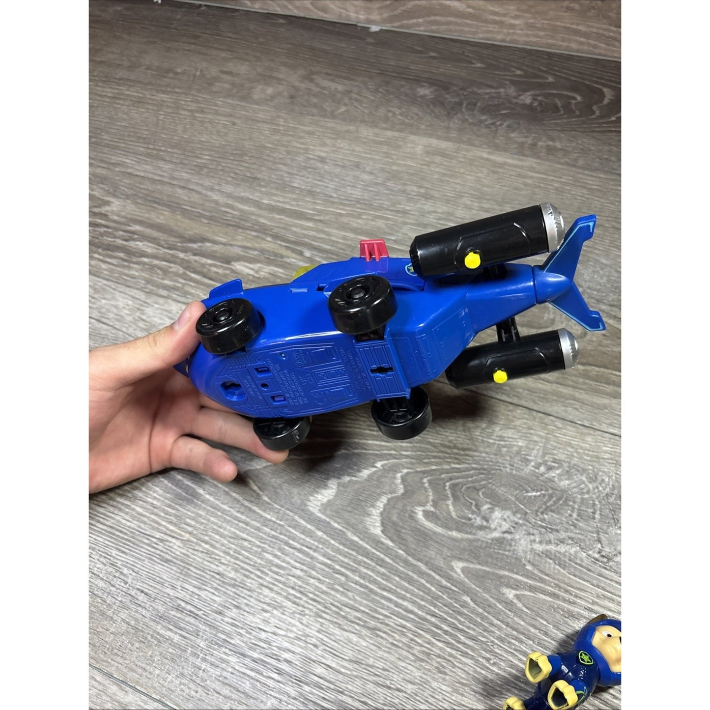 Paw Patrol Aqua Pups, Chase Transforming Shark Vehicle & Figure Set Blue Toy
