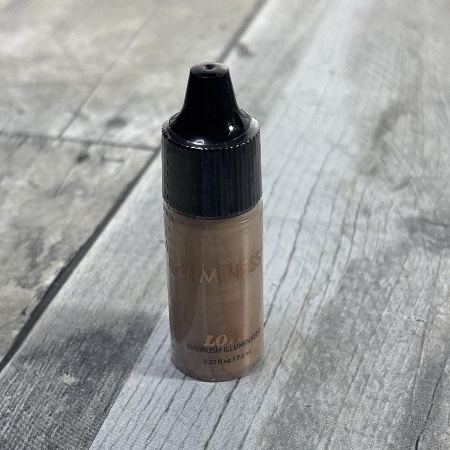 Luminess Love Airbrush Illuminator 0.25 oz 7.5 ml New Sealed Cosmetics