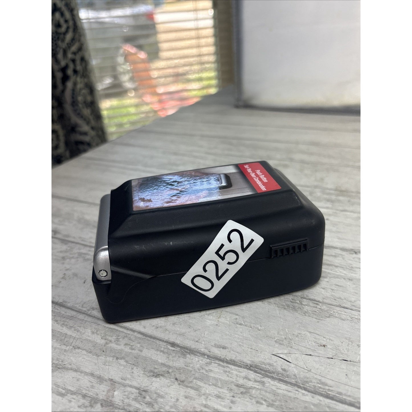 Master Lock 5423D Wall Mount Push Button Lock Box Secure Key Storage Ready 2 Use