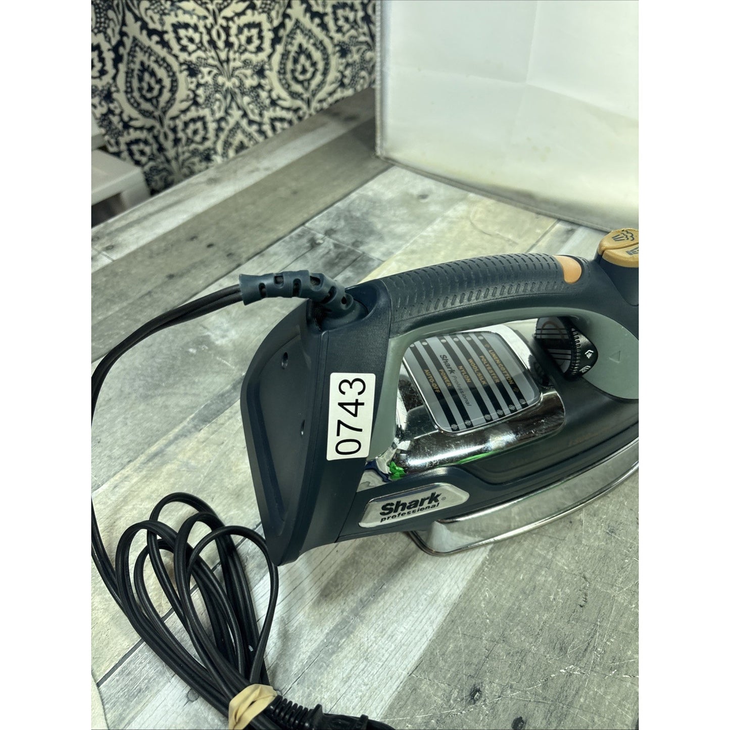 Shark GI505 55 Ultimate Professional Iron 9.5" Soleplate 1800w Steamer