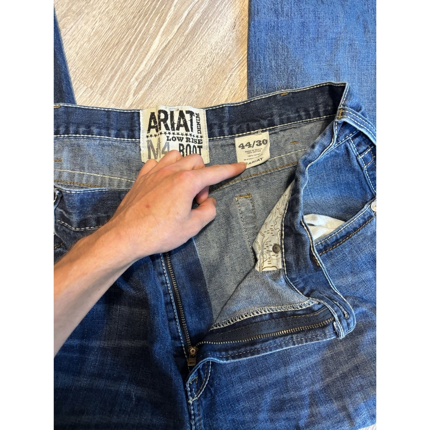 Ariat FR M4 Bootcut Low Rise Med Wash Blue Denim Cotton Jeans Mens 34x32 Flame