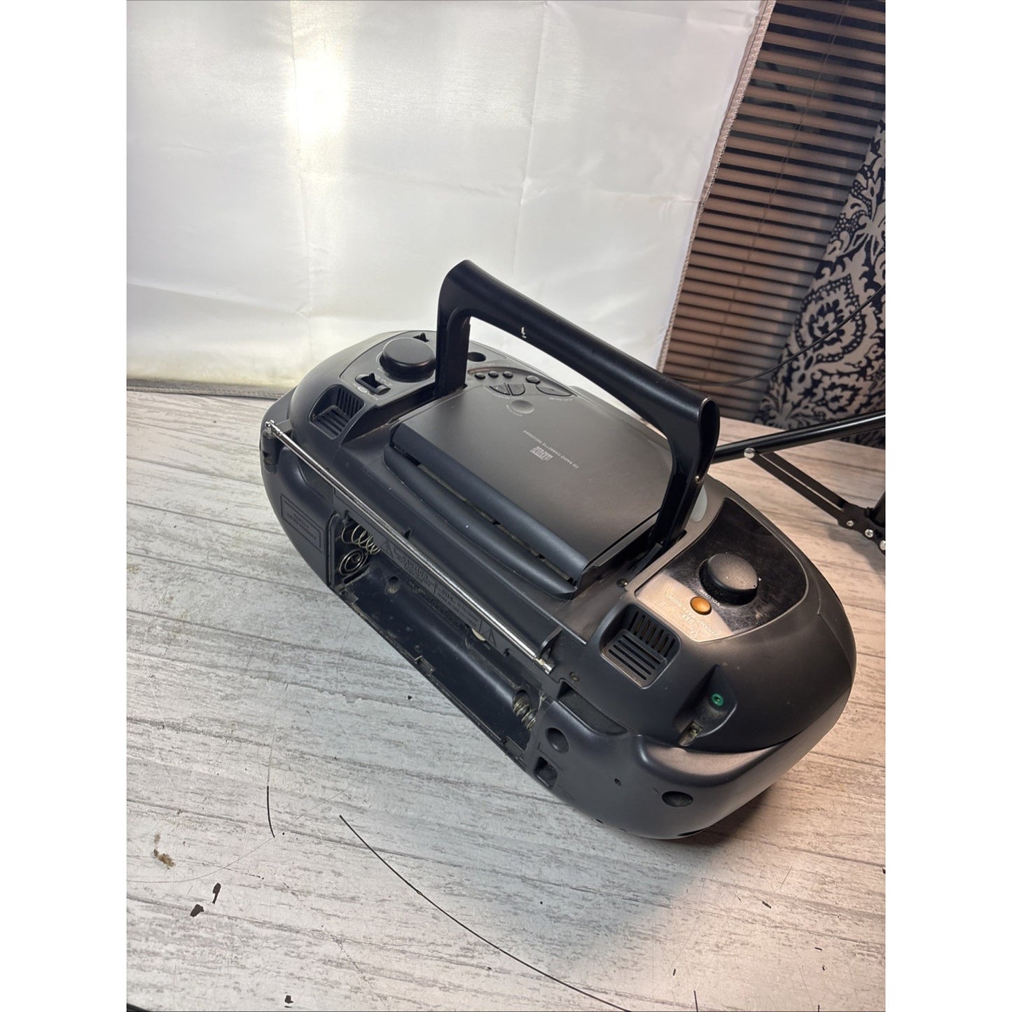 Magnavox AZ 8050 Dynamic Bass Boost AM FM CD Cassette Boom Box