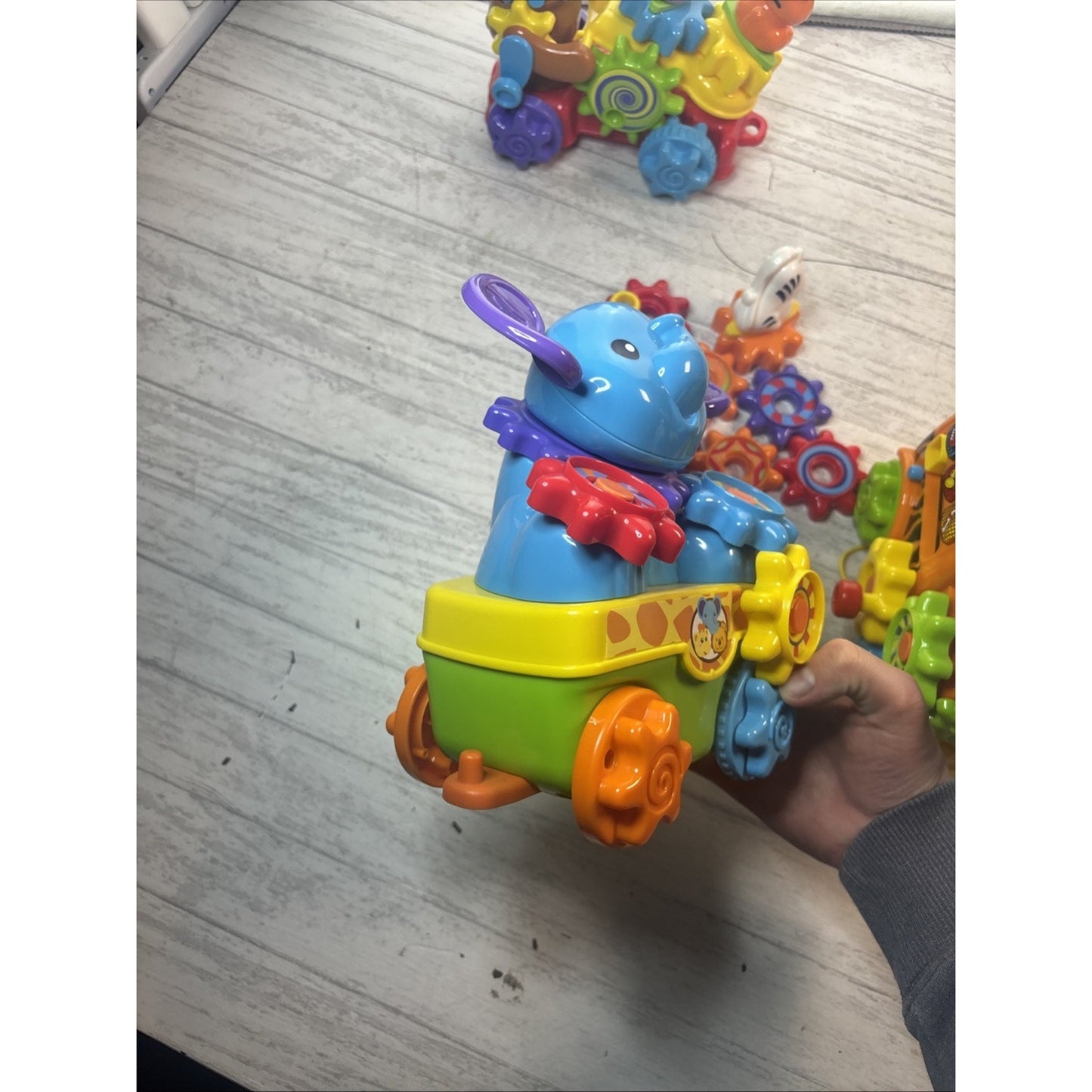 VTech GearZooz Roll and Roar Animal Train Musical Gears Smart Play WORKS