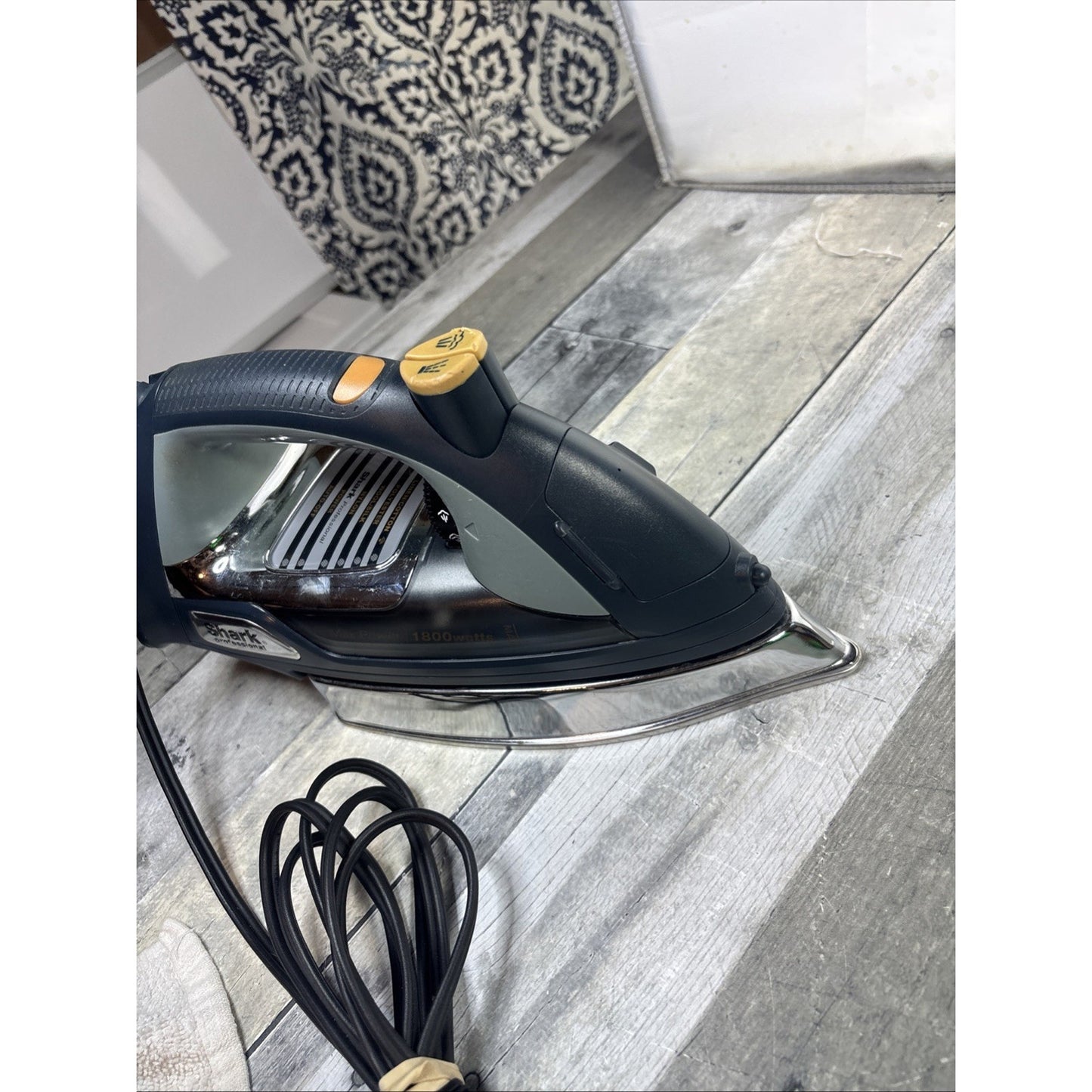 Shark GI505 55 Ultimate Professional Iron 9.5" Soleplate 1800w Steamer