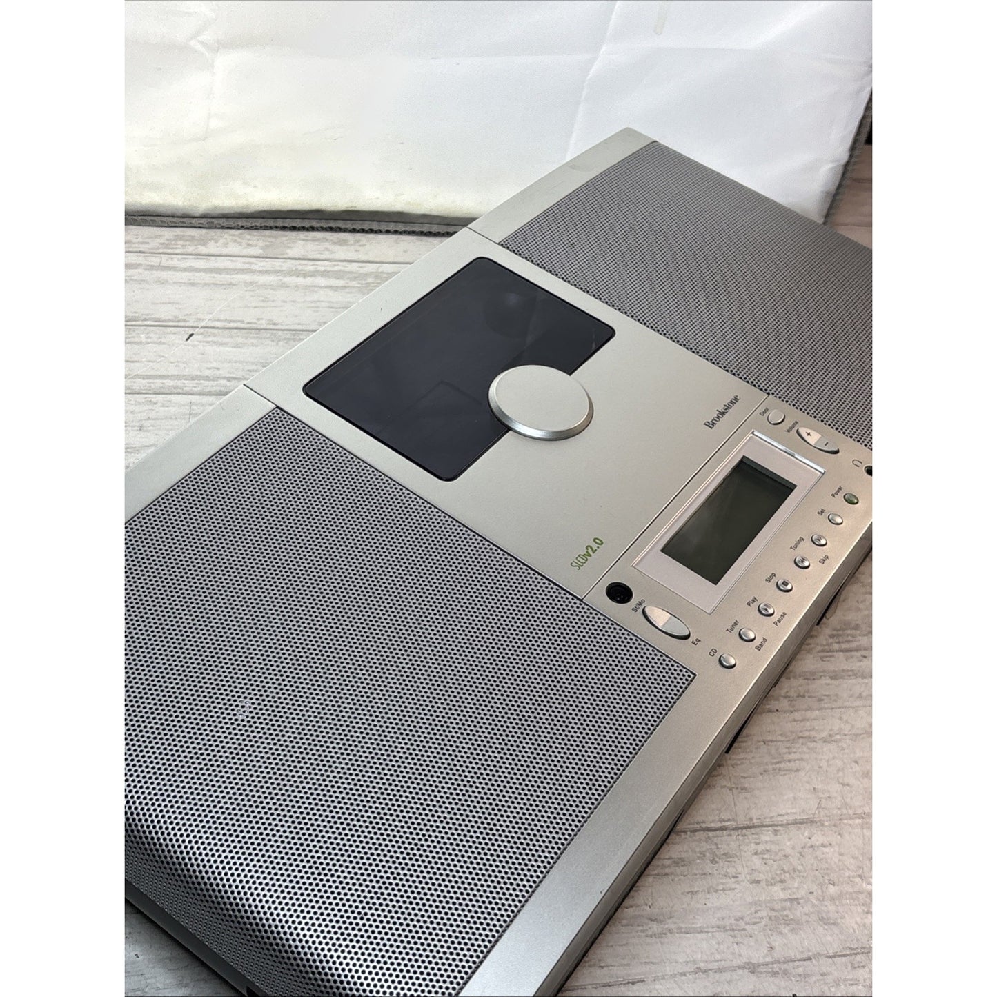 BROOKSTONE SLCDv2.0 CD Player AM/ FM Clock Radio Stereo No Remote Tested Working